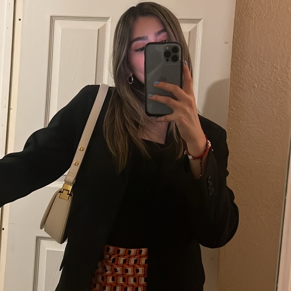 Meet your Posher, Ana sofia - Picture 1 of 1